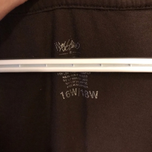 Women’s top - Picture 2 of 2